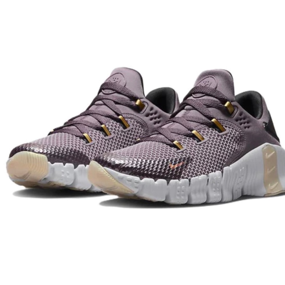 COPY - NWT Nike Metcon 4